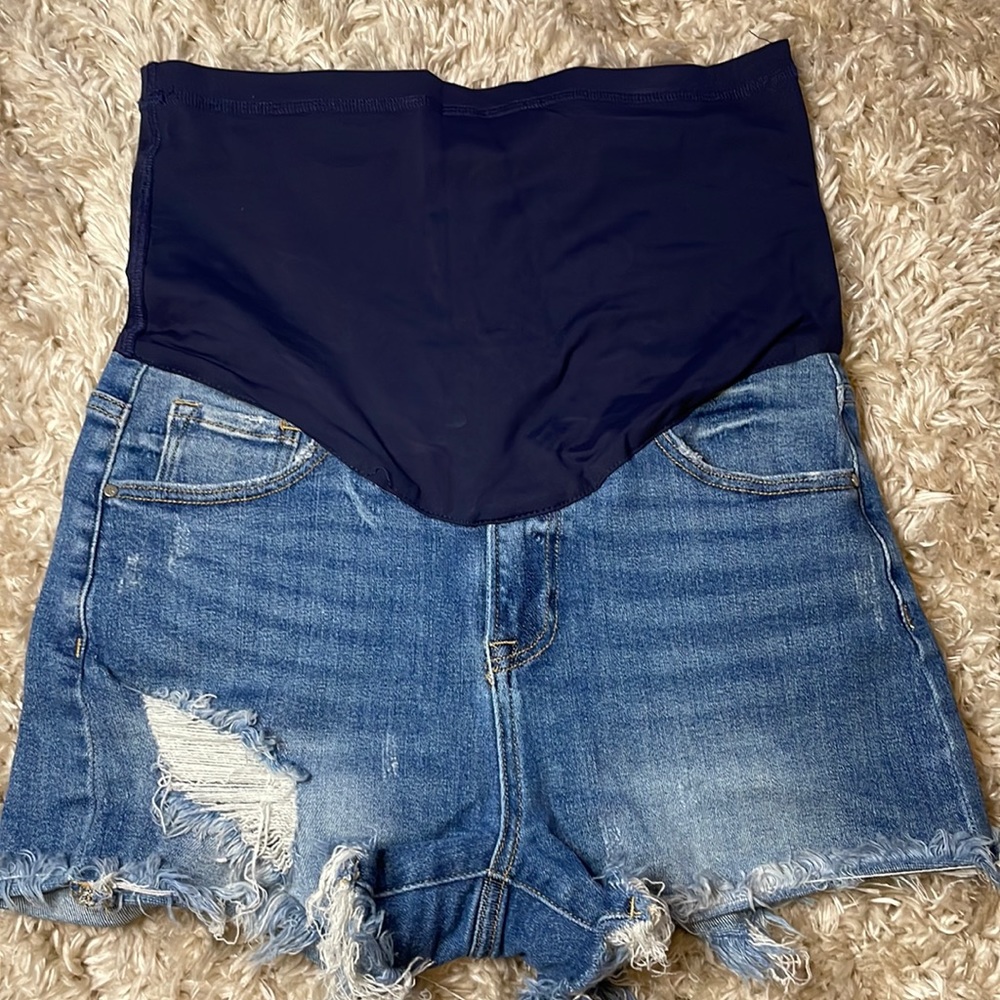 PINK BLUSH maternity distressed shorts Size Large